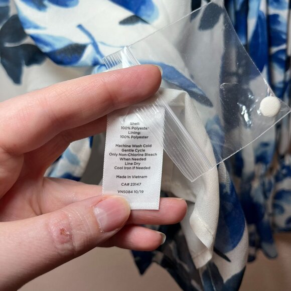 Talbots Women's Floral Blouse M Blue & White Long Pleated Bell Sleeve - Picture 11 of 13